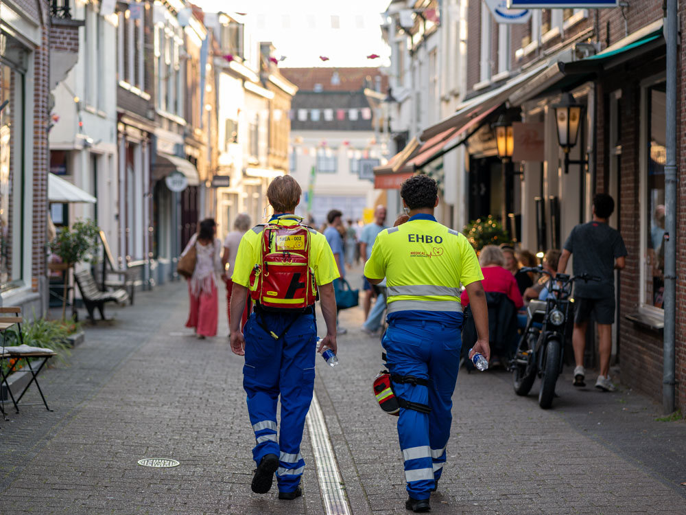 Hulpverleners van Medical Event Assistance tijdens het Sluis- en Bruggenfeest in Weesp
